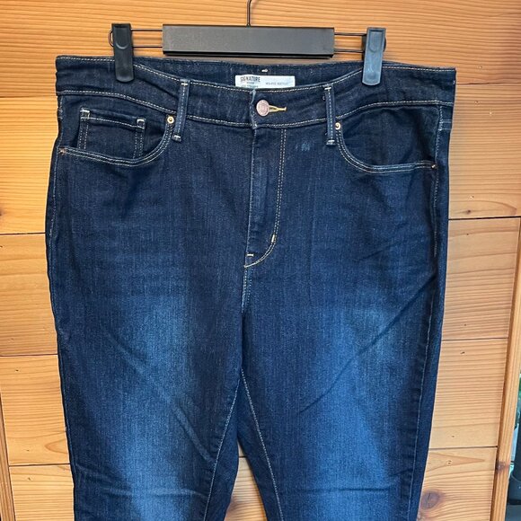 Mid-Rise Boot Cut Levis 14 Long - Picture 3 of 7